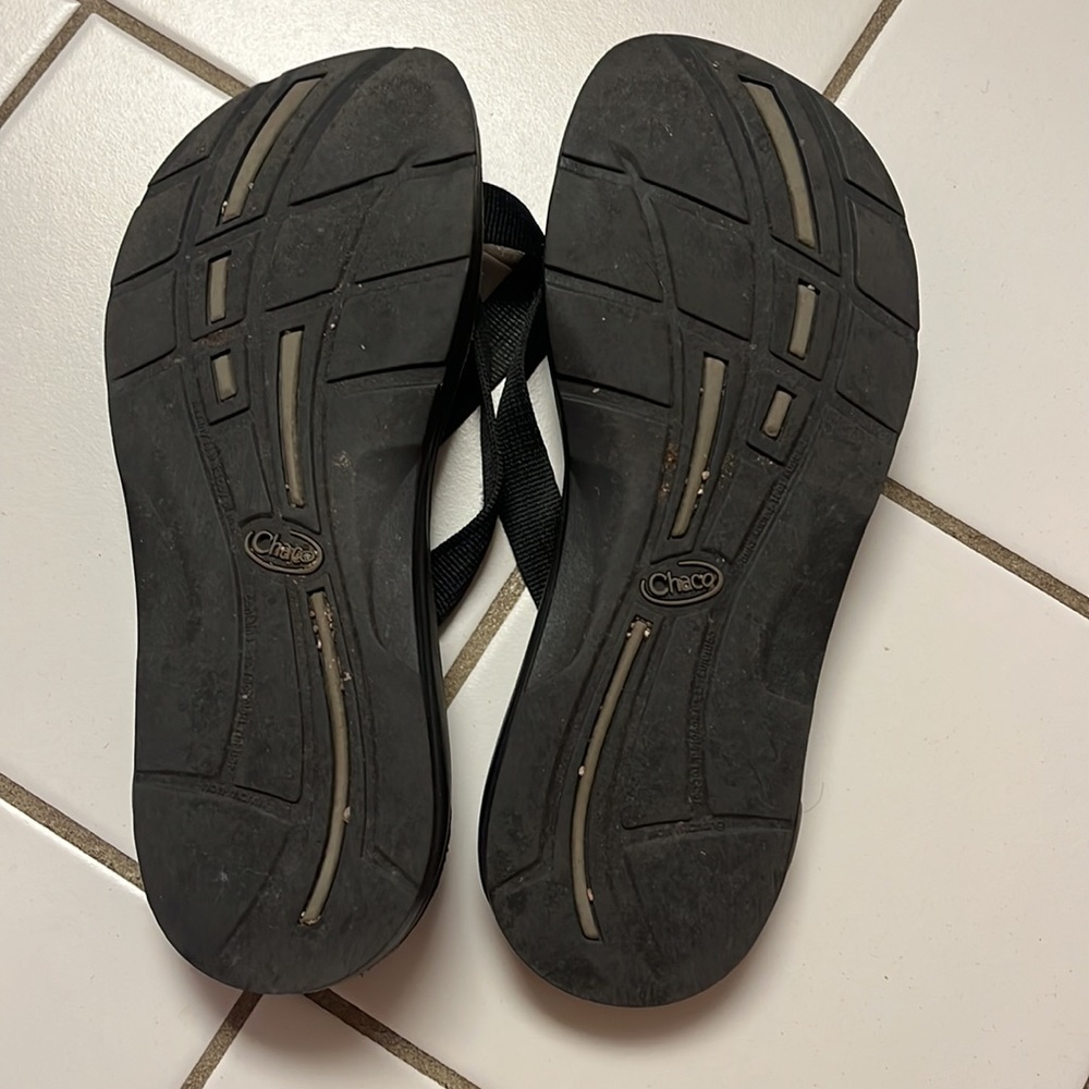 Chaco Black Flip Flop Toe Loop Sandals - image 4